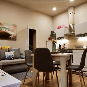 https://fand-center-apartman.szeged-hotels.com