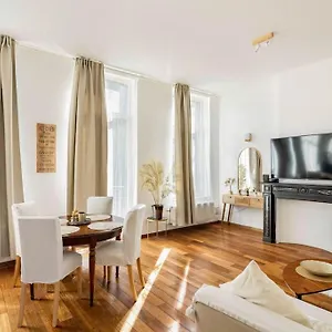 Appartement Bel Proche De Gare Du Midi, A Cote Du Centre, Brussel