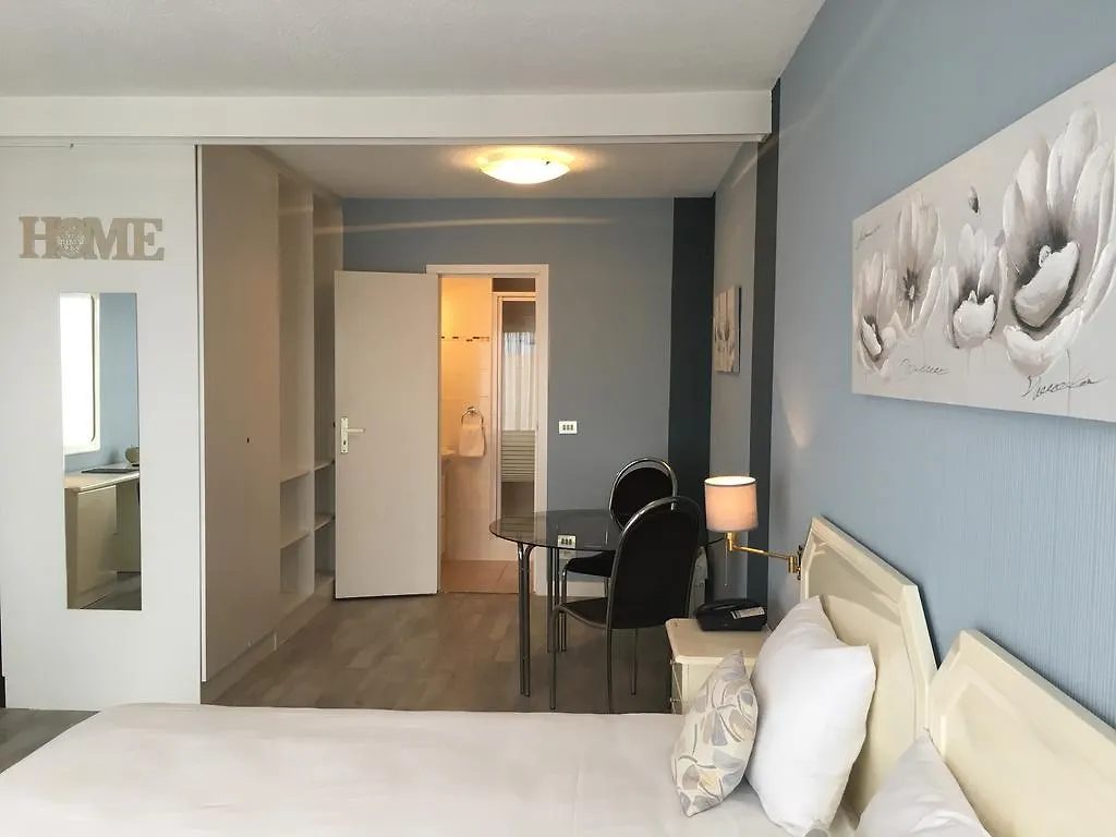 First Euroflat Hotel Брюссель 4*,  Бельгия